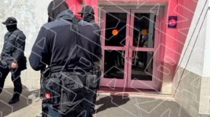 Следственные действия на «Горбушке» длятся уже около суток. Вокруг здания продолжают дежурить силови