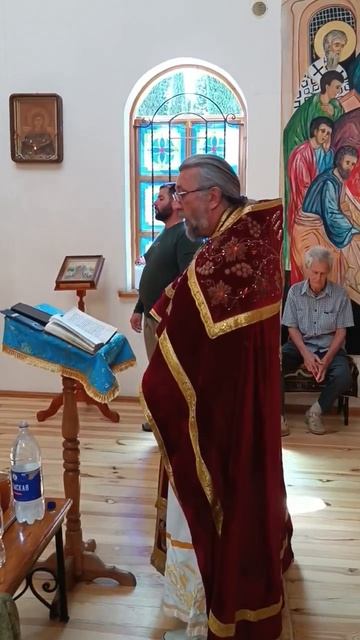 Молебен святителю Луке по пятницам.