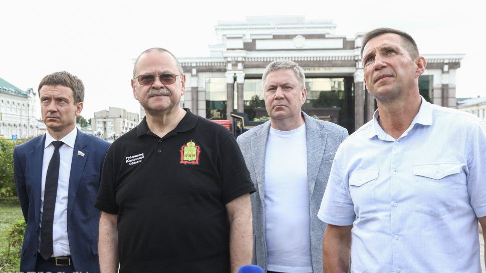 Губернатор дал ряд поручений по благоустройству сквера имени Белинского