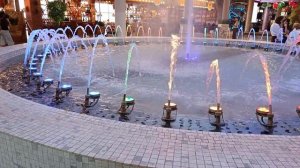 Курск. Цветной фонтан в ТЦ