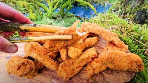Вот как приготовить хрустящую курицу прямо в лесу