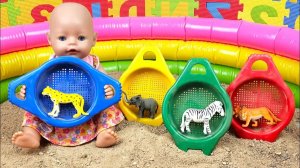 Learn animals with colored sand sifters