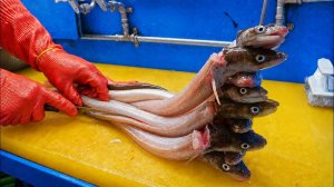 Потрясающее мастерство разделки угря за одну минуту! Приготовление свежего угря на гриле