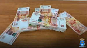 Курьера аферистов с 1 млн похищенных им рублей перехватили полицейские в аэропорту Астрахани