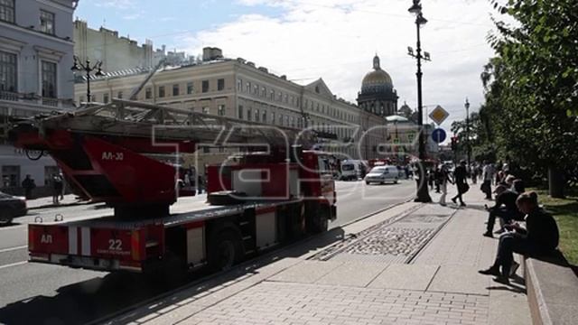 Тушение пожара на Адмиралтейском проспекте в Санкт-Петербурге