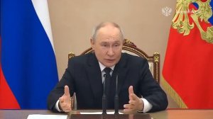 Путин провел оперативное совещание с членами Совбеза. 

Президент обсудил тему сохранения традиционн