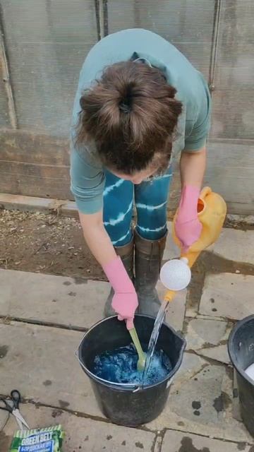 Фунгицид для обработки всего сада от болезней.