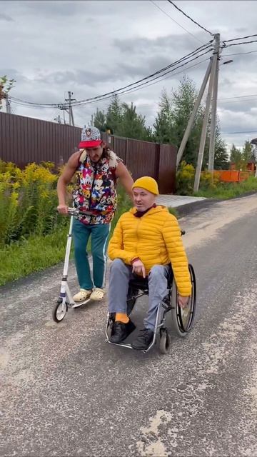 На колесах / On wheels 👍 
#самокат #ВикторСчастливый #инвалид #благодарность #мечта #счастье
