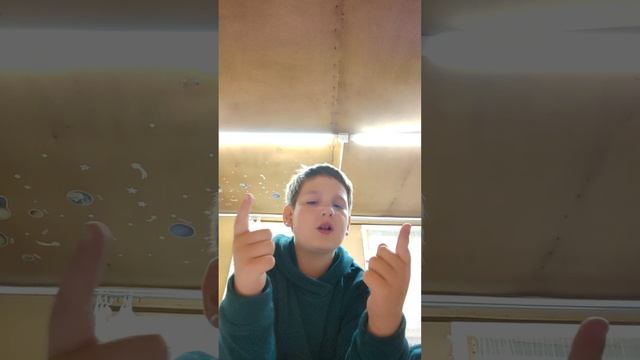 Первая 1 выбираю треки
