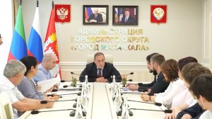 Нариман Батырбиев встретился с представителями центра помощи детям «Добрые руки»