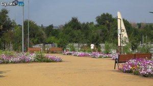 Площадь РДК в лучах лета