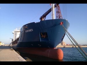 M/V.  KARSNES.  Заход в порт. Ремонт у причала. / We come to the port to repair.