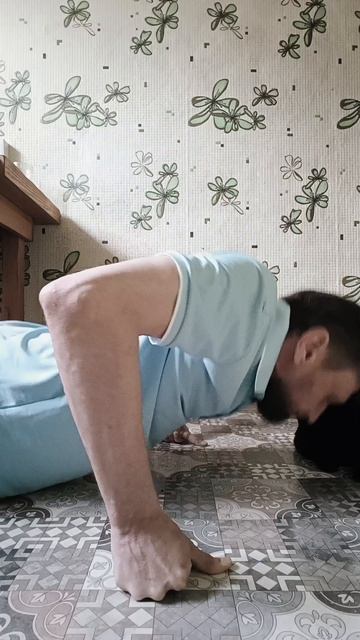 Ленивые отжимания #rochevpress