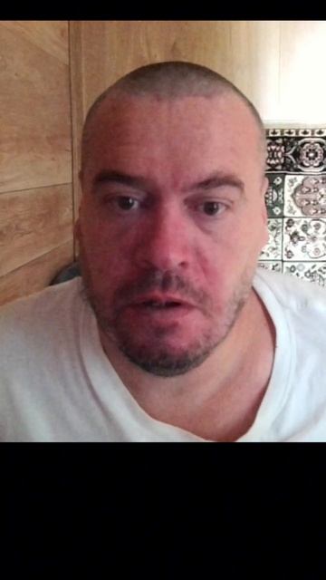 модер посорил подписчиц