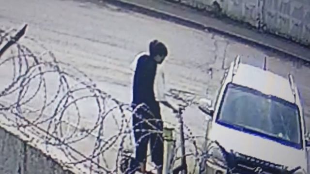 Самокатчик врезался в машину в Барнауле