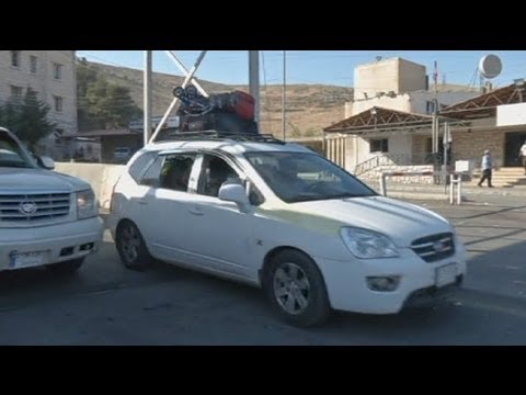 Сирия: за границу в поисках убежища и на праздник