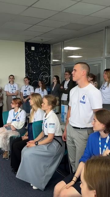 🎉👏 Отметили лучших участников приёмной кампании ДВФУ!