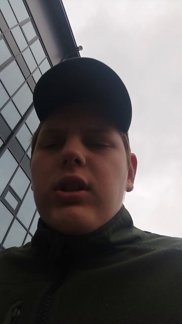 шёл на тренировку