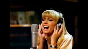 Olivia Newton-John - A Little More Love (1978)