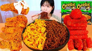 Мукбанг - курица и сырные закуски и хот-дог - с хрустом