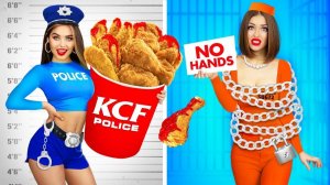Едим БЕЗ РУК vs ОДНОЙ РУКОЙ vs ДВУМЯ РУКАМИ ЧЕЛЛЕНДЖ! Невероятный баттл с едой