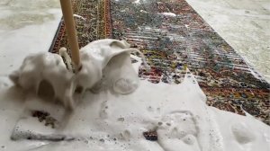 Профессиональная чистка старого и грязного ковра