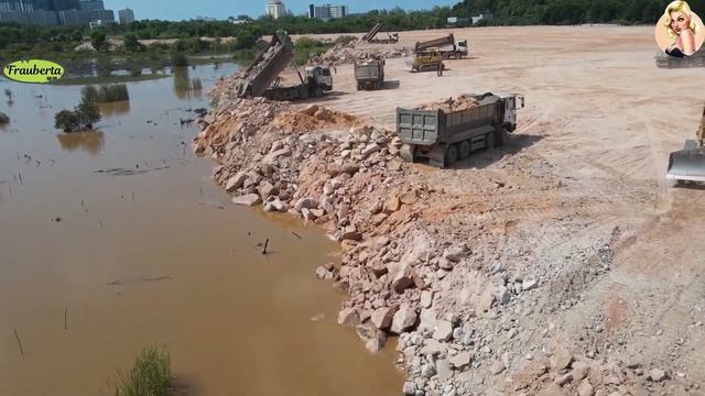 Строительство, засыпка водного канала