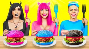 РОЗОВАЯ vs ЧЕРНАЯ vs СИНЯЯ ЕДА ЧЕЛЛЕНДЖ _ Тест на вкус с цветной едой и вкусняшками