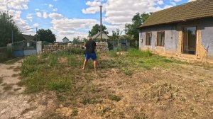 ПОЧИСТИЛА ДВОР ОТ ТРАВЫ  ЖИЗНЬ В СЕЛЕ 😍
