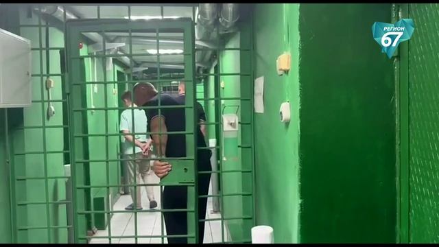 Смоленские полицейские задержали курьера мошенников