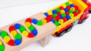 Ух ты! Шарики мчатся, а техника помогает! Склон HABA + ретро‑машинки! 🤩🎱🚜