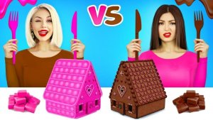 Жвачка VS Шоколадная Еда Челлендж! Едим сладости и надуваем гигантские пузыри из жвачки