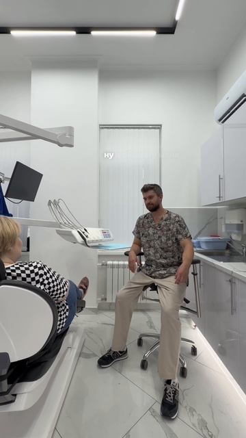 Пациентка боялась ставить даже 1 имплантат. А ей требовалось восстановить все зубы!