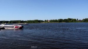 теплоход ВосходЪ-2 отходит от причала в Рыбинске