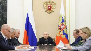 Владимир Путин провёл оперативное совещание с членами Совета Безопасности, Кремль, 14 августа 2026