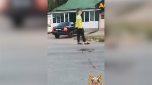 В Башкирии 18-летний парень в форме инспектора ДПС останавливал автомобили: видео.
