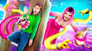 За мной охотится Mommy Long Legs _ Хаги Ваги в Реальной Жизни!