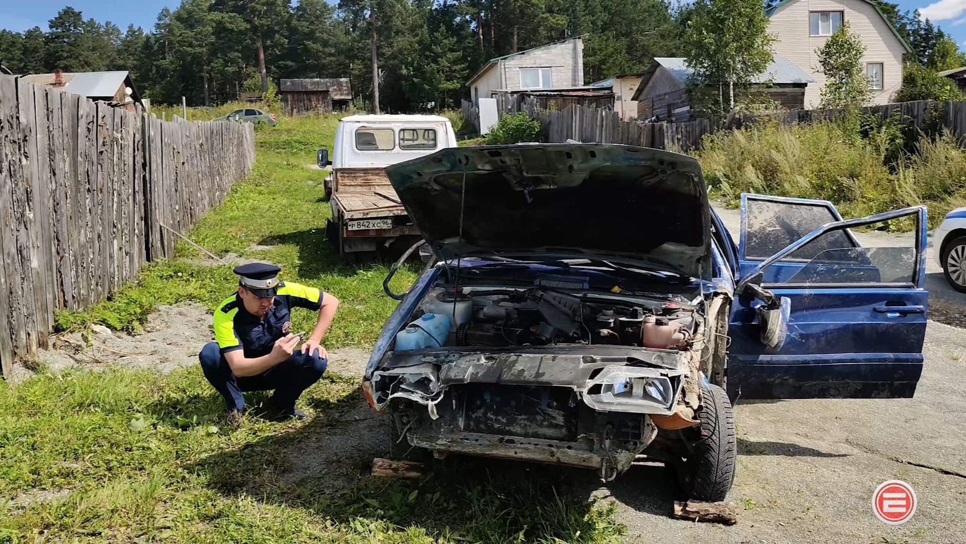 Купил и разбил. В Дегтярске подросток устроил автомобильную аварию, в которой пострадал юный пассажи