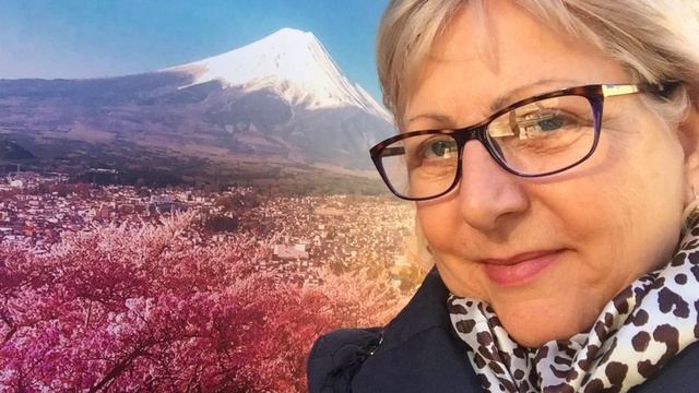 Фото разных лет и музыка ИИ ...