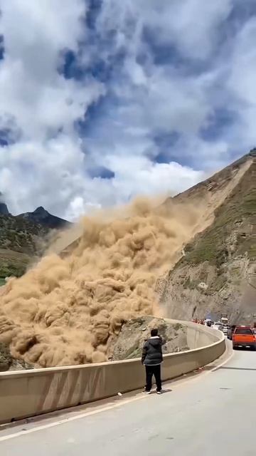 Земляной водопад.