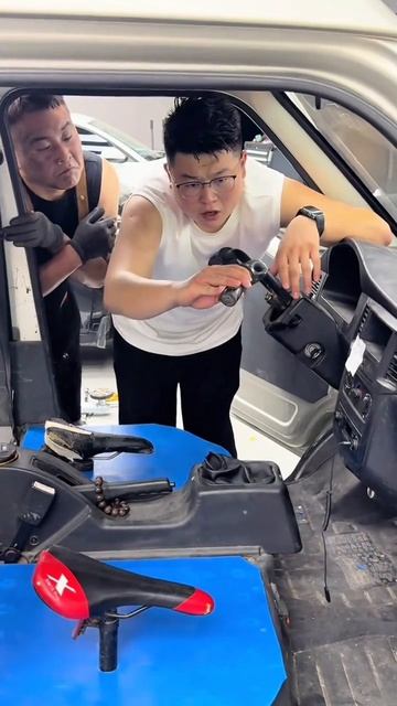Когда пересмотрел лайфхаки  автомеханика😂👀😂