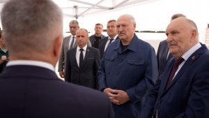Лукашенко: Ты это держишь в голове, ты же министр! // Житковичский район