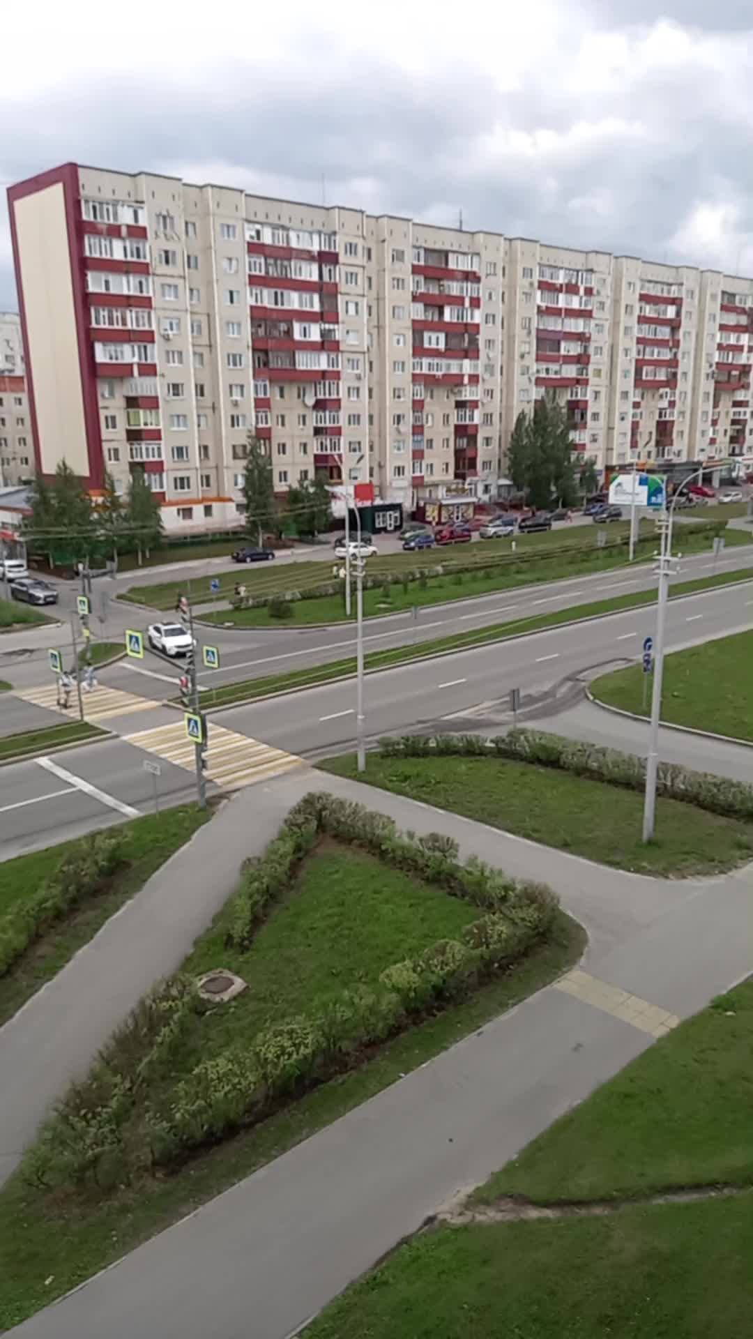 мы тусим у окна