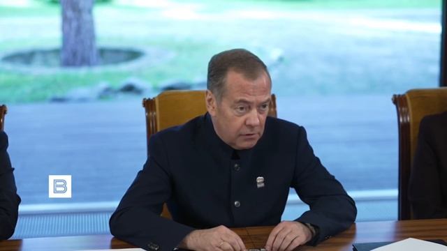 Медведев заявил, что выступающая «против всего»часть молодёжи  это придурки с проблемами с мозгами.