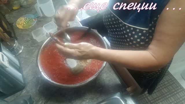 ДЕЛЮСЬ РЕЦЕПТОМ ВКУСНОГО ТОМАТНОГО СОУСА. ХЛОПОЧУ ПО ДОМУ...