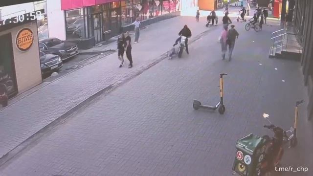 В Петрозаводске питбайкер налетел на 5-летнего ребёнка