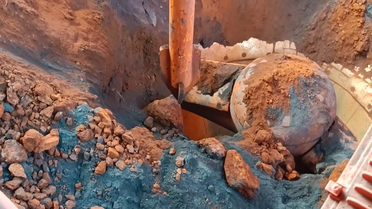 Заклинивание конусной дробилки Kobelco.