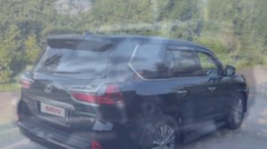 Lexus LX 570 — это флагманский рамный внедорожник