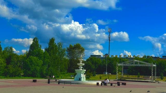 Городские акварели: облака и голуби