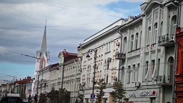 Шумный город